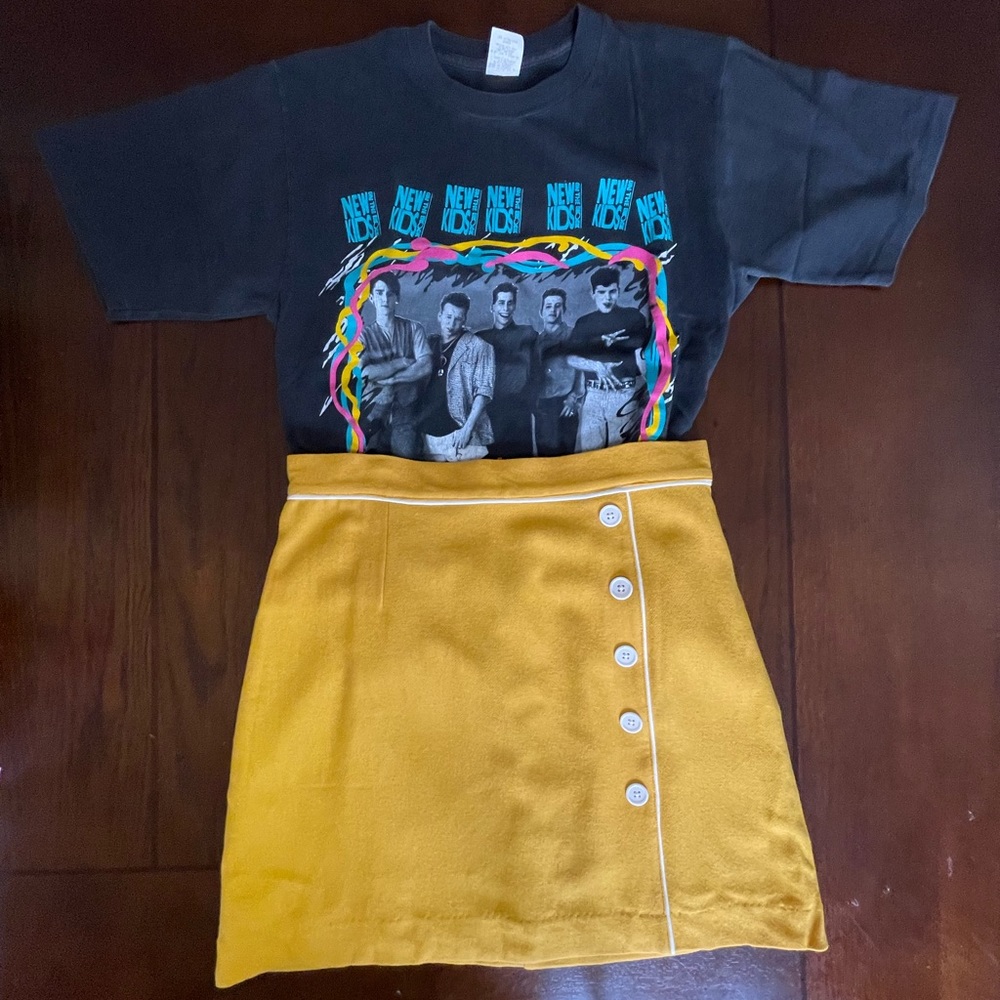 ModCloth skirt in mustard yellow with white piping and buttons size large